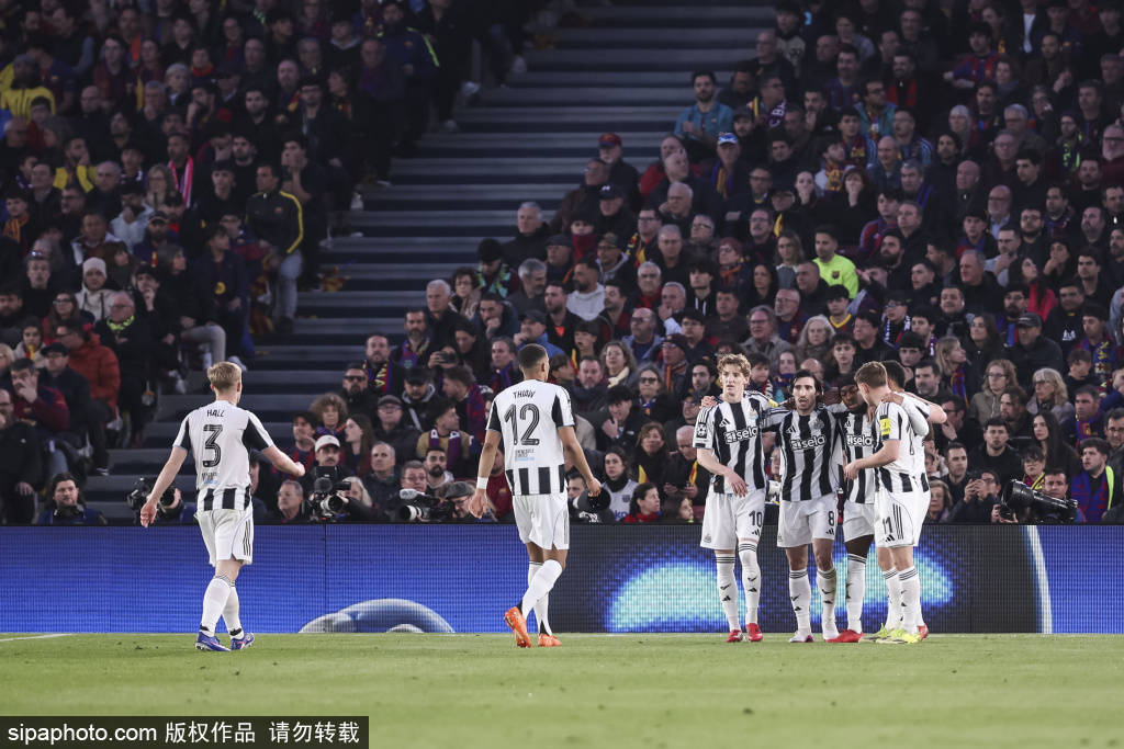 世界杯买球软件 -诺坎普再起争议：视频助理裁判判废费兰-托雷斯的“毫米越位”进球